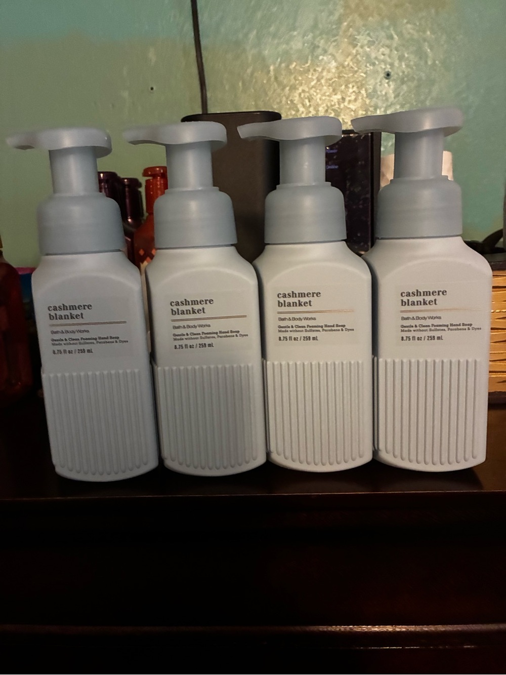 Bath & Body Works Cashmere Blanket Foaming Cleanser - White (4)